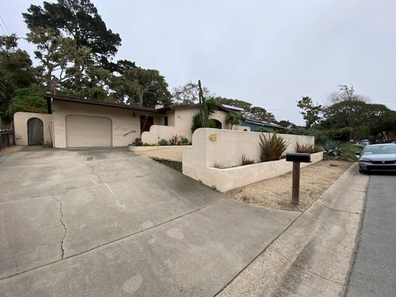 835 17 Mile Dr - Photo 3 of 41