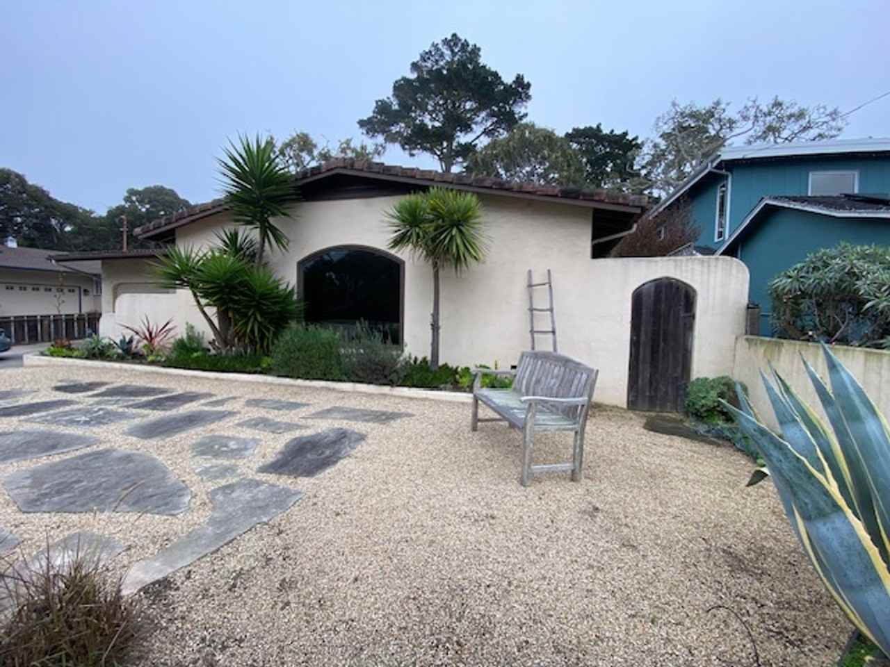 835 17 Mile Dr - Photo 2 of 41