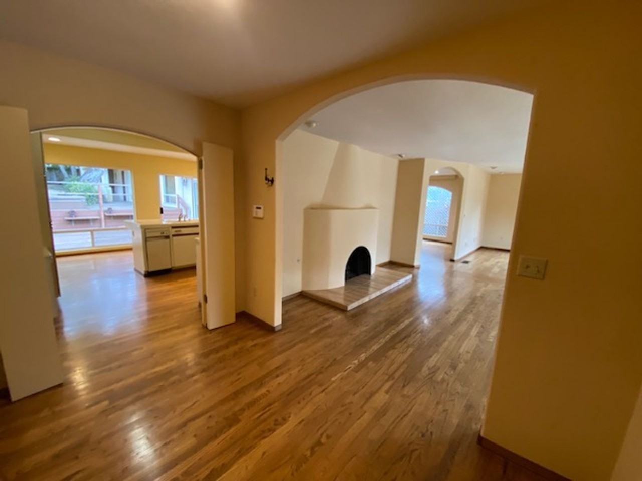 835 17 Mile Dr - Photo 4 of 41