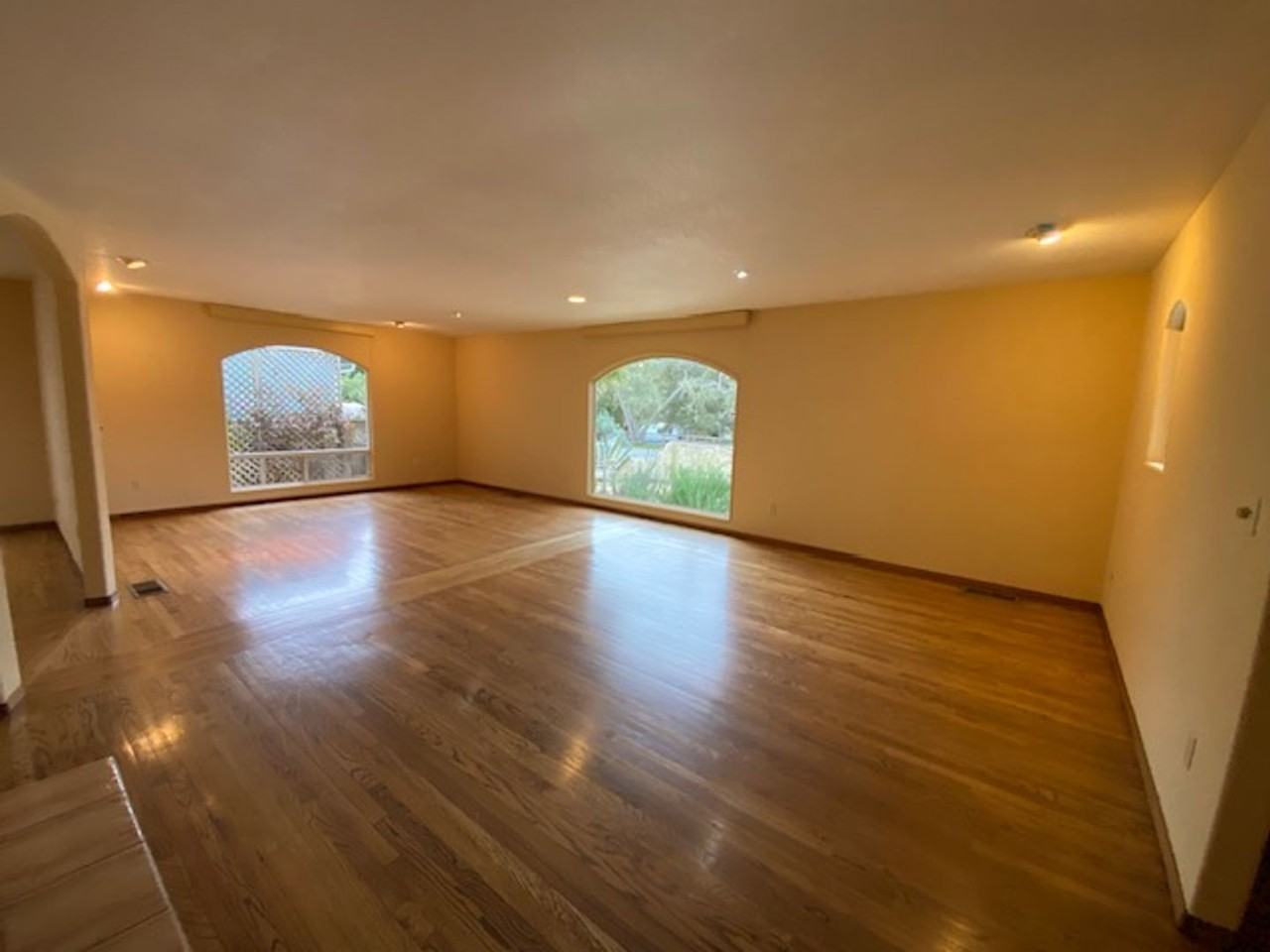 835 17 Mile Dr - Photo 5 of 41