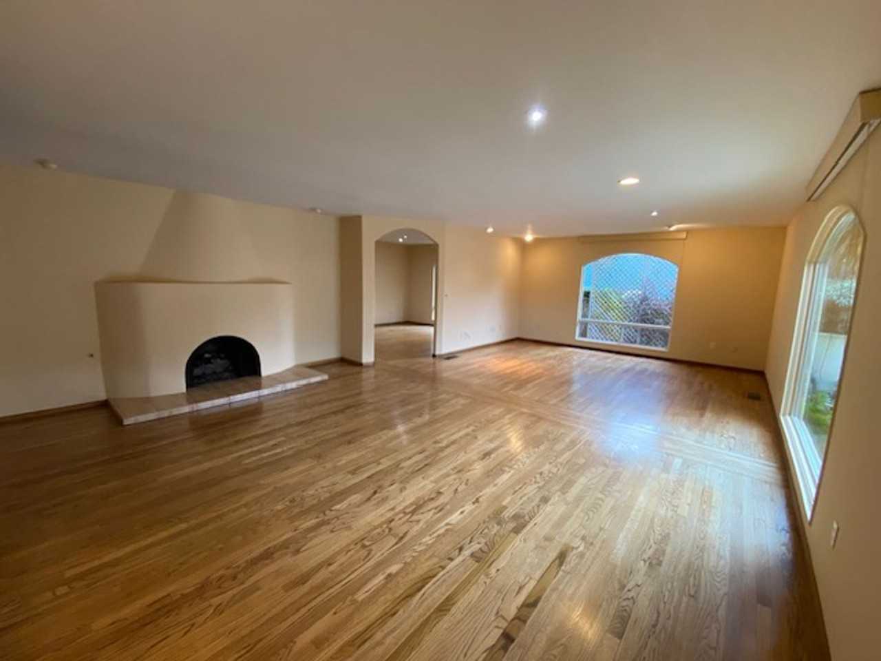835 17 Mile Dr - Photo 6 of 41