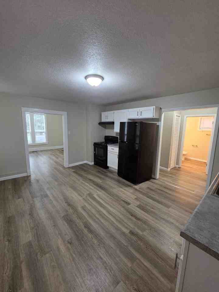 1118 S Water St - Photo 2 of 20