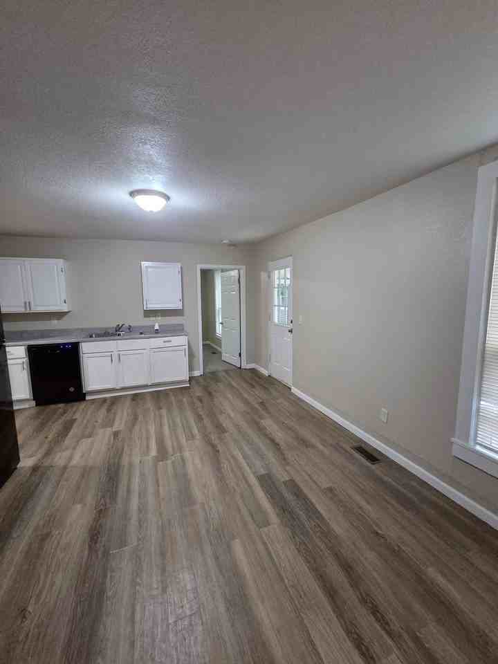 1118 S Water St - Photo 5 of 20