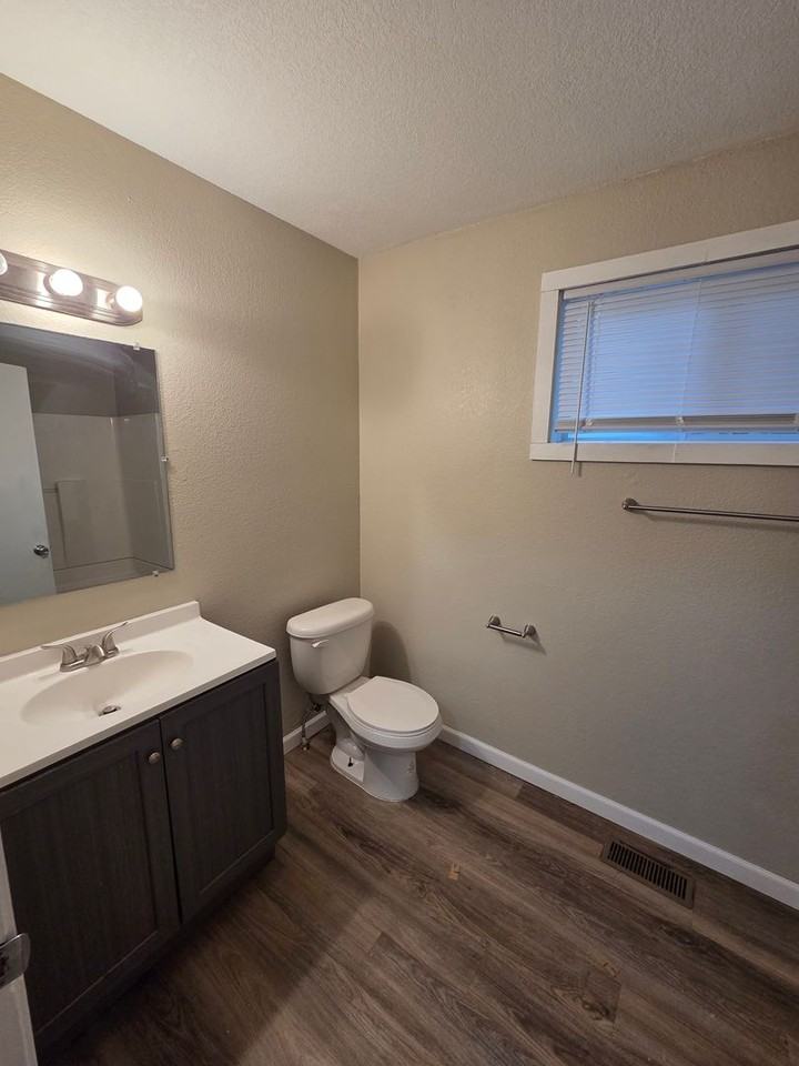 1118 S Water St - Photo 6 of 20