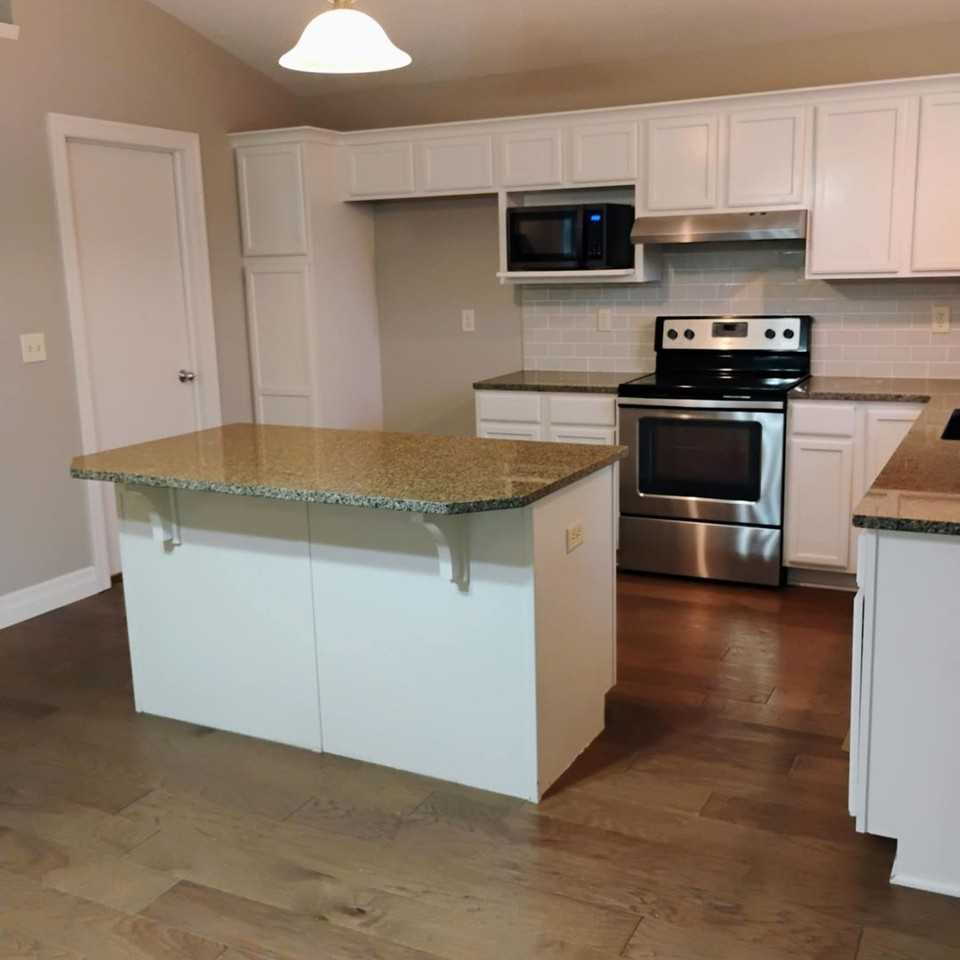 1818 N Nickelton Ct - Photo 2 of 34