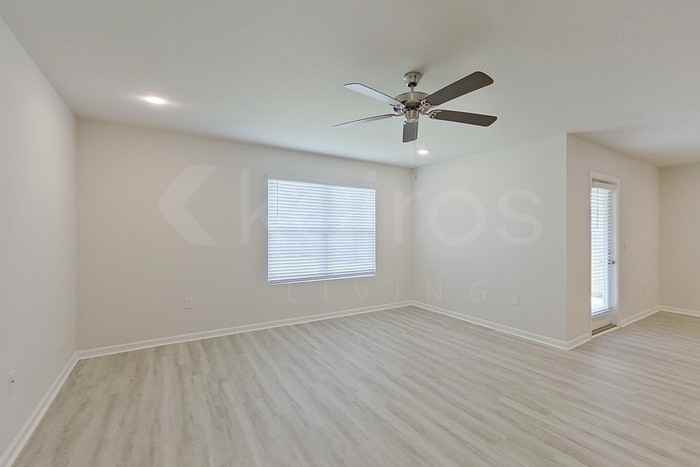 409 Monarch Ln - Photo 2 of 22