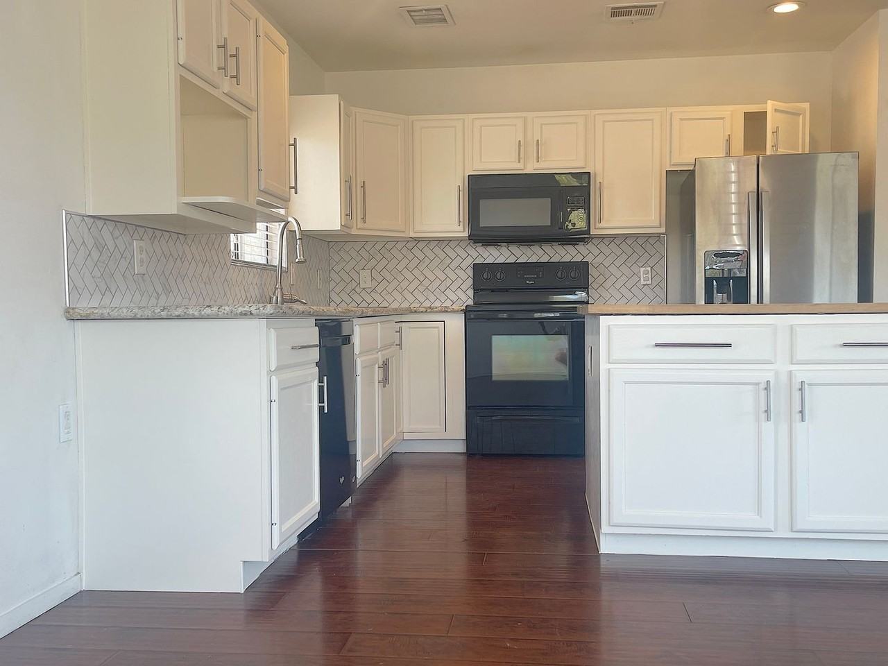 102 Copper St - Photo 6 of 50