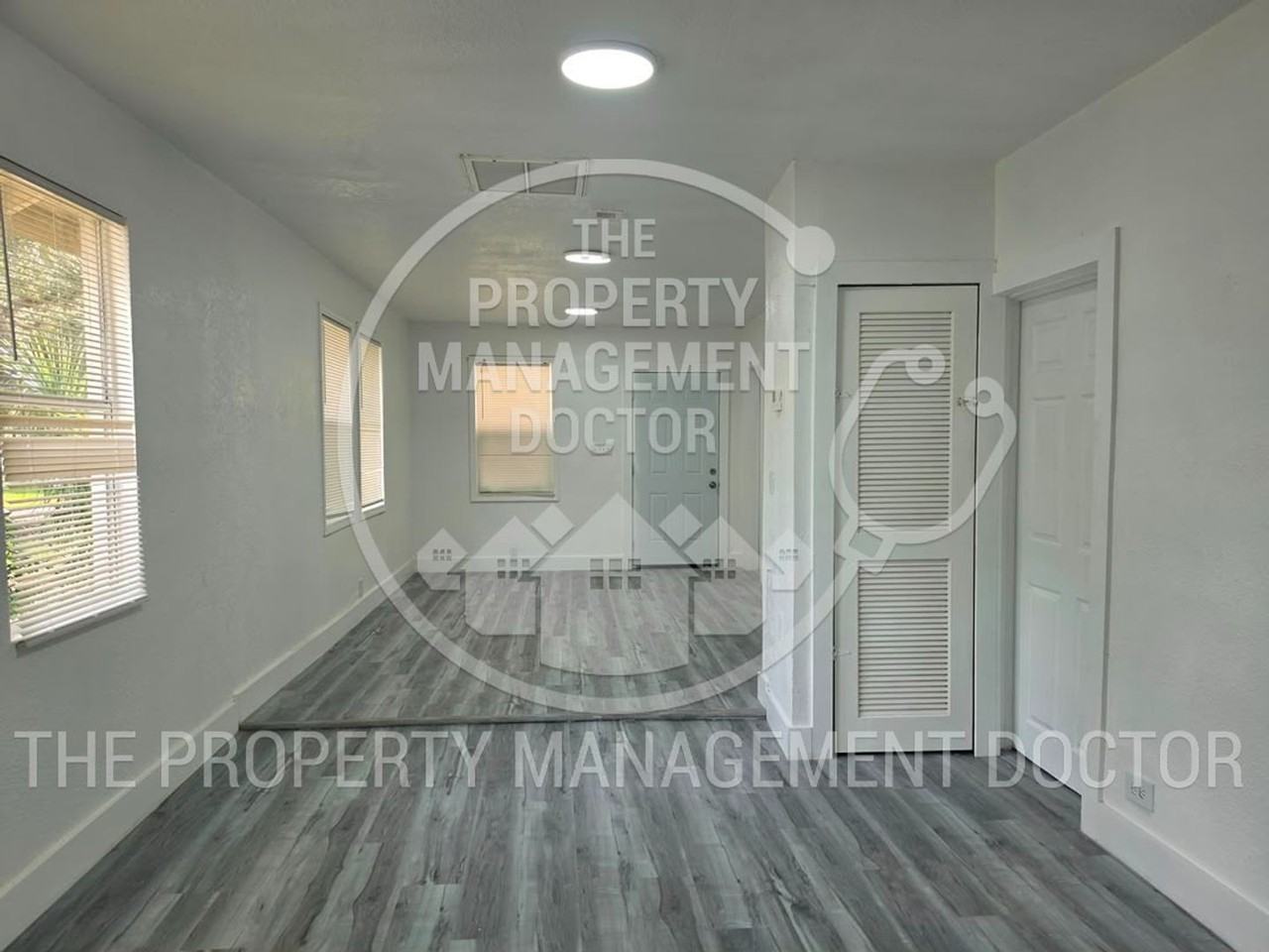 4105 N 29th St - Photo 4 of 12