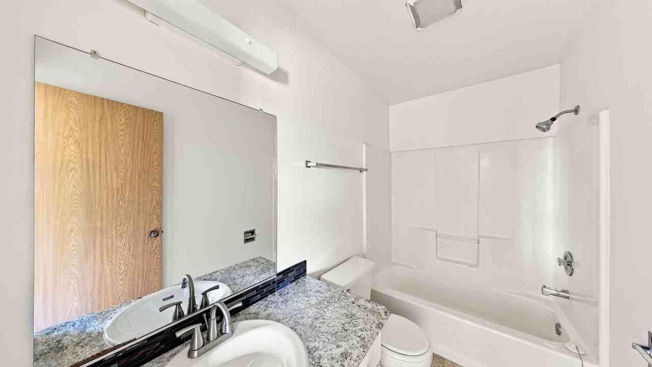 441 Ne Kettle St #B101 - Photo 7 of 7