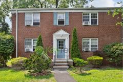 9 Brookdale Gdns #D - Photo 1 of 1