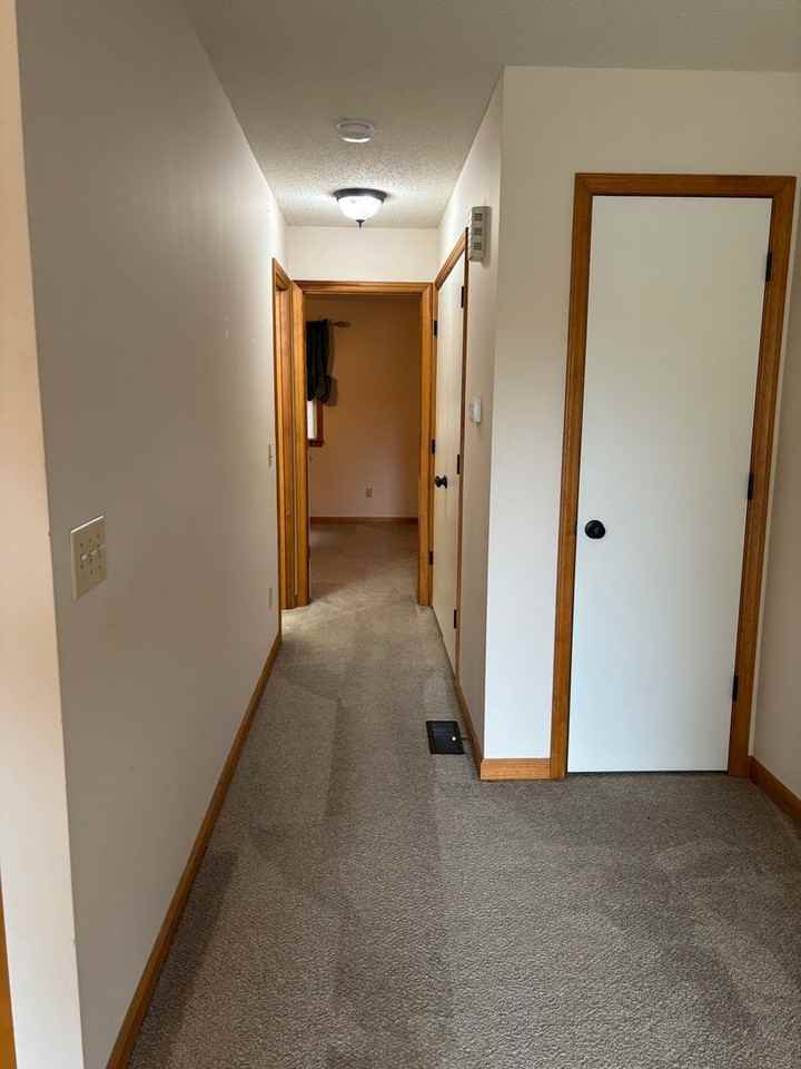 947 Mcdermott St - Photo 5 of 10