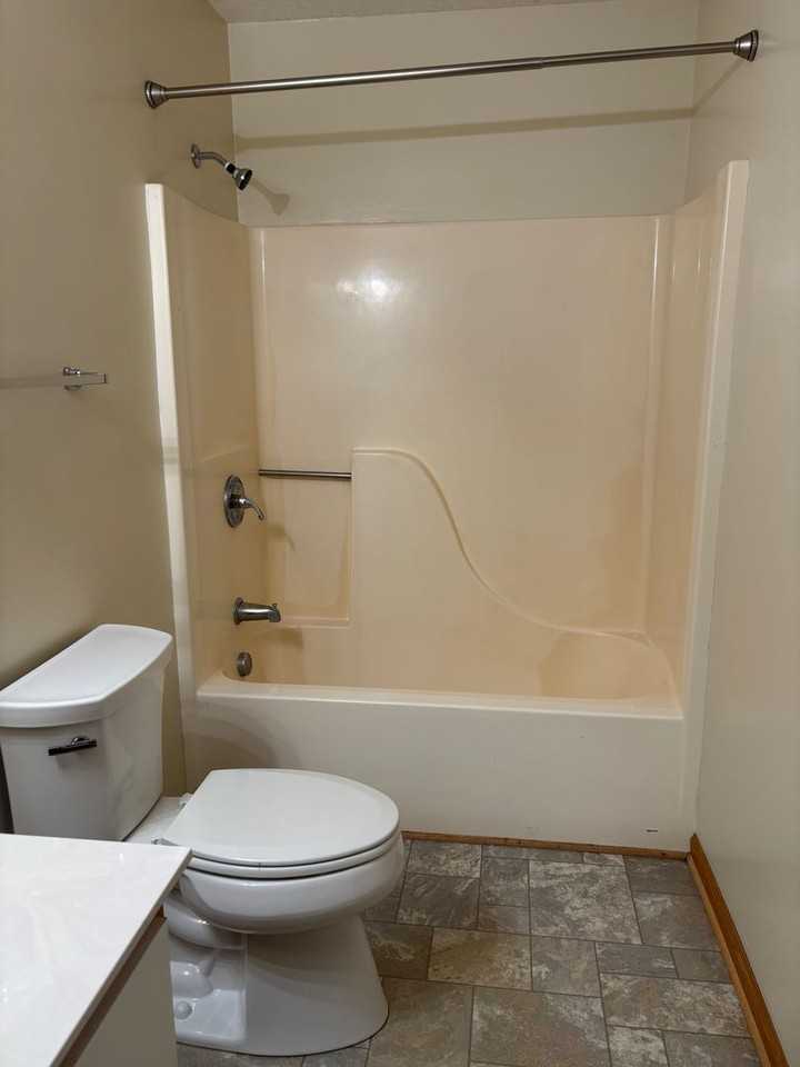 947 Mcdermott St - Photo 7 of 10