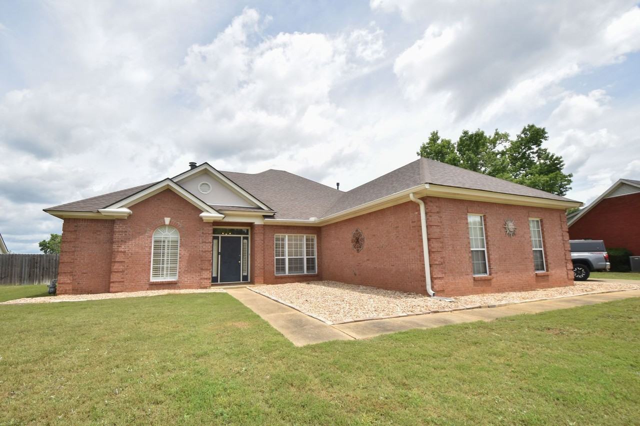 1691 Rambling Brook Ln