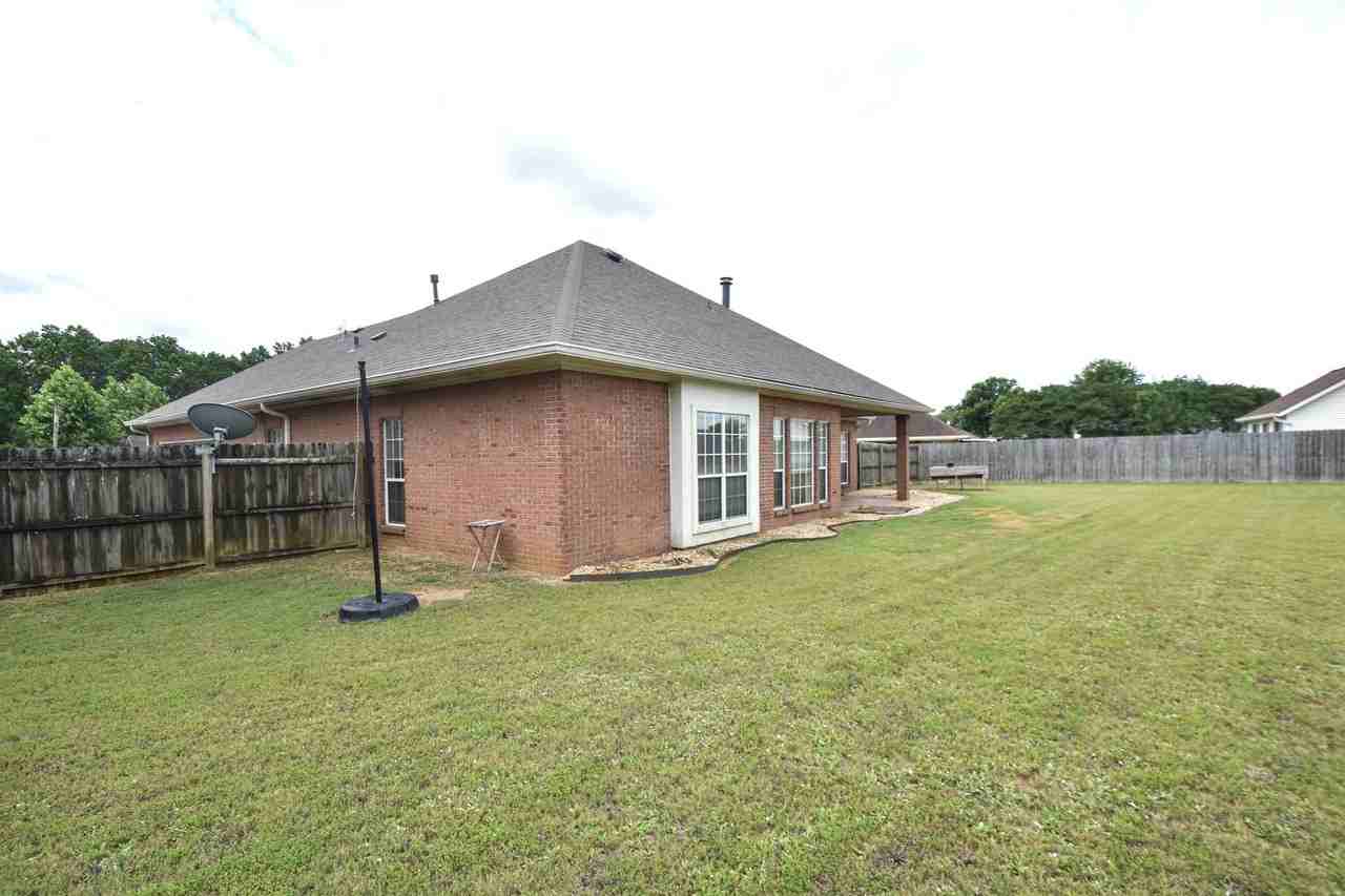 1691 Rambling Brook Ln - Photo 4 of 48