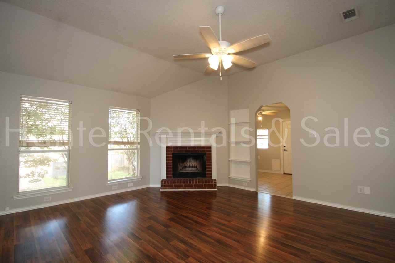 4307 Frontier Trl - Photo 3 of 22