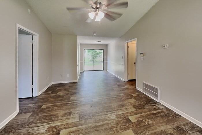 2215 Medlin Ct - Photo 5 of 20