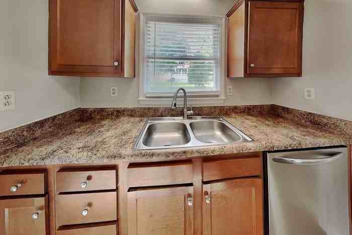 2215 Medlin Ct - Photo 7 of 20