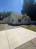 featured image of 330 E Grant St