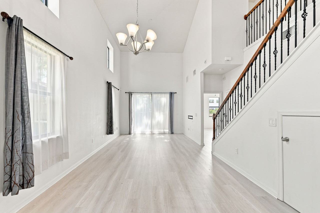 5156 Bay Isle Cir - Photo 3 of 42