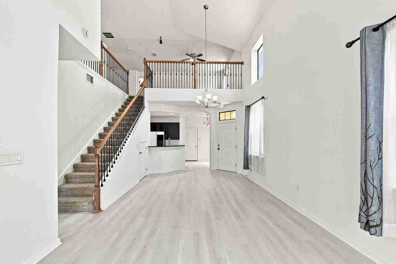 5156 Bay Isle Cir - Photo 5 of 42
