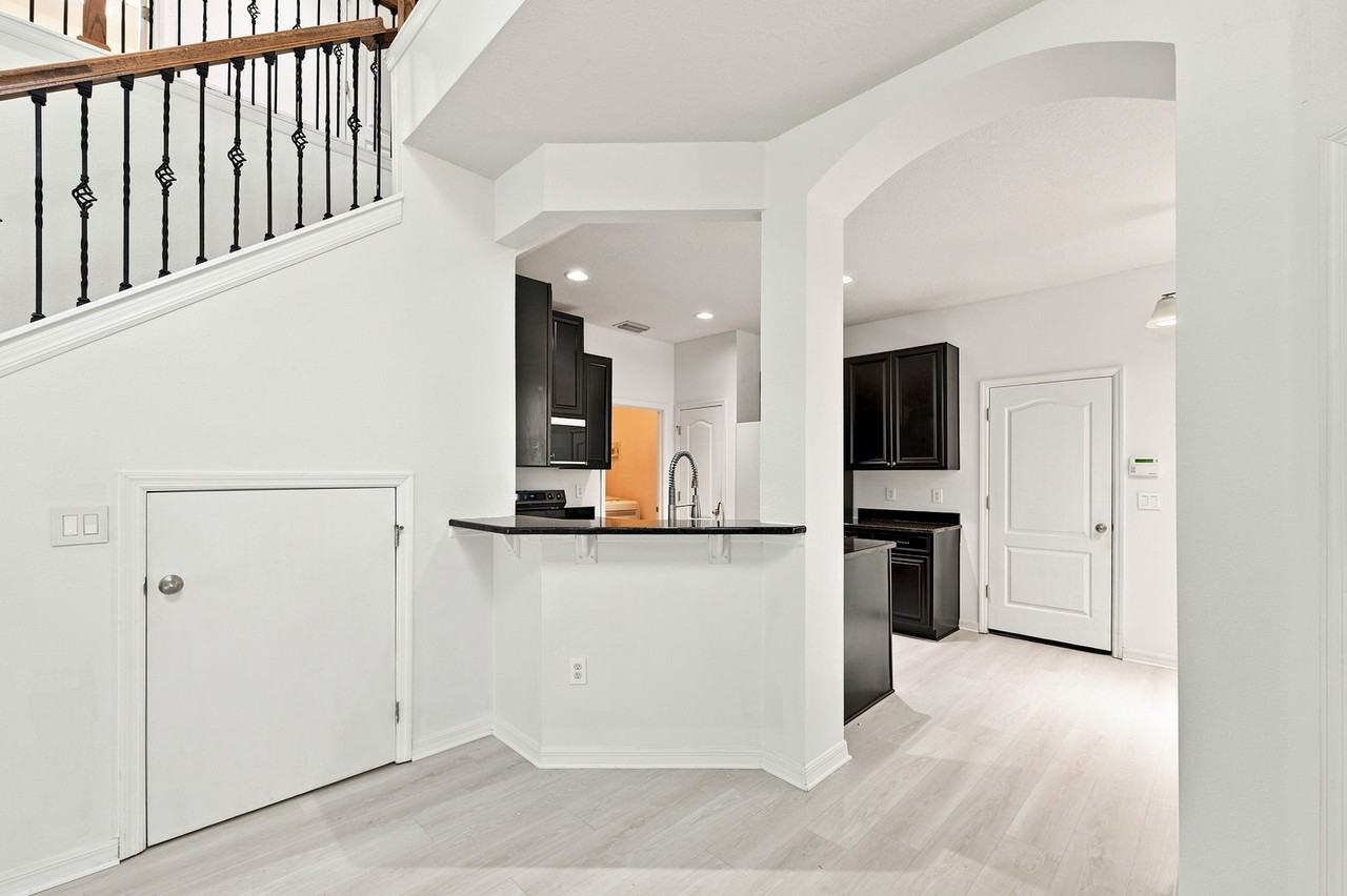5156 Bay Isle Cir - Photo 7 of 42