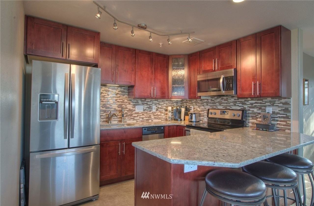 1140 Browns Point Blvd #6 - Photo 7 of 12