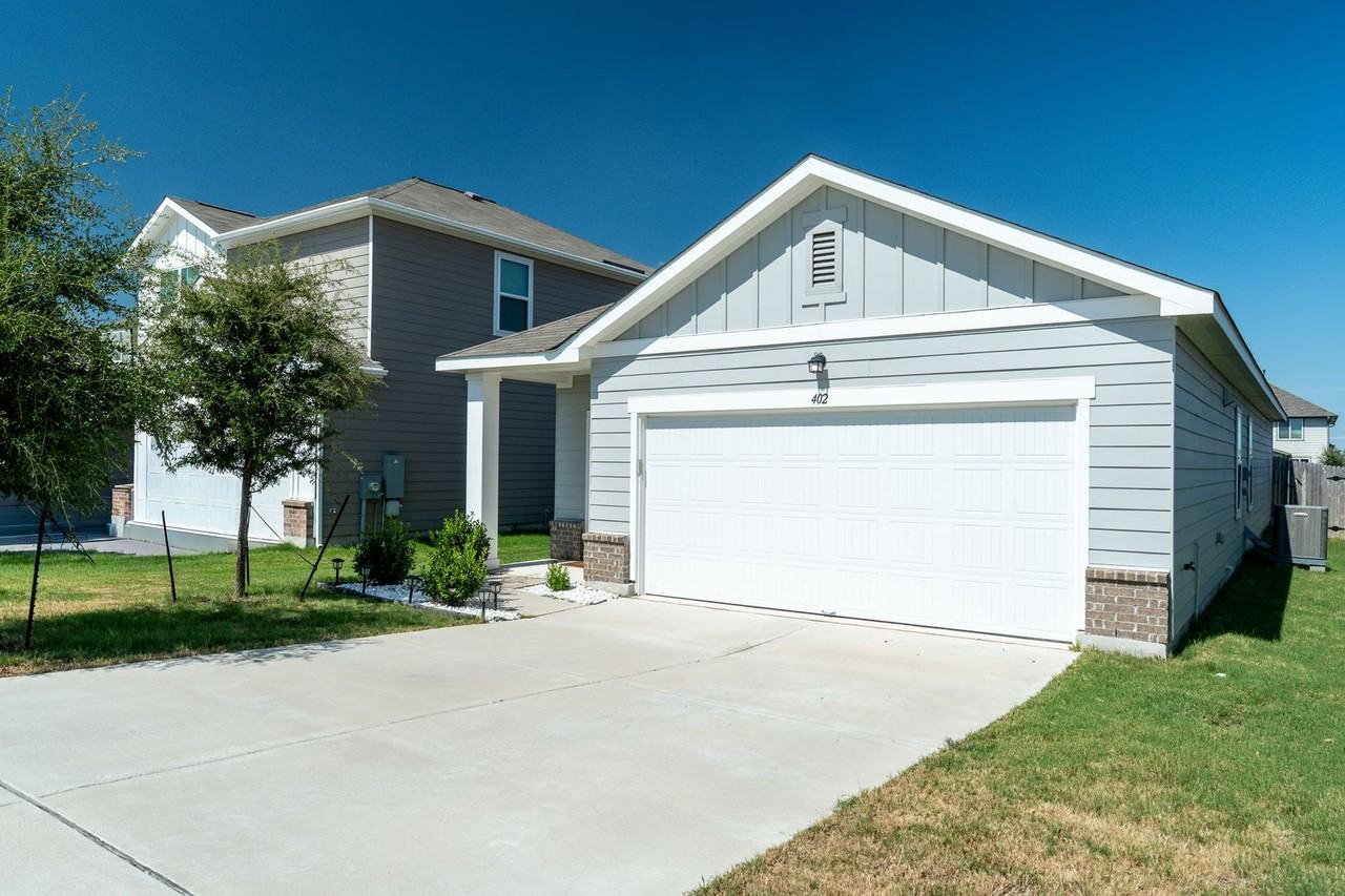 402 Gemsbok Rd - Photo 2 of 21