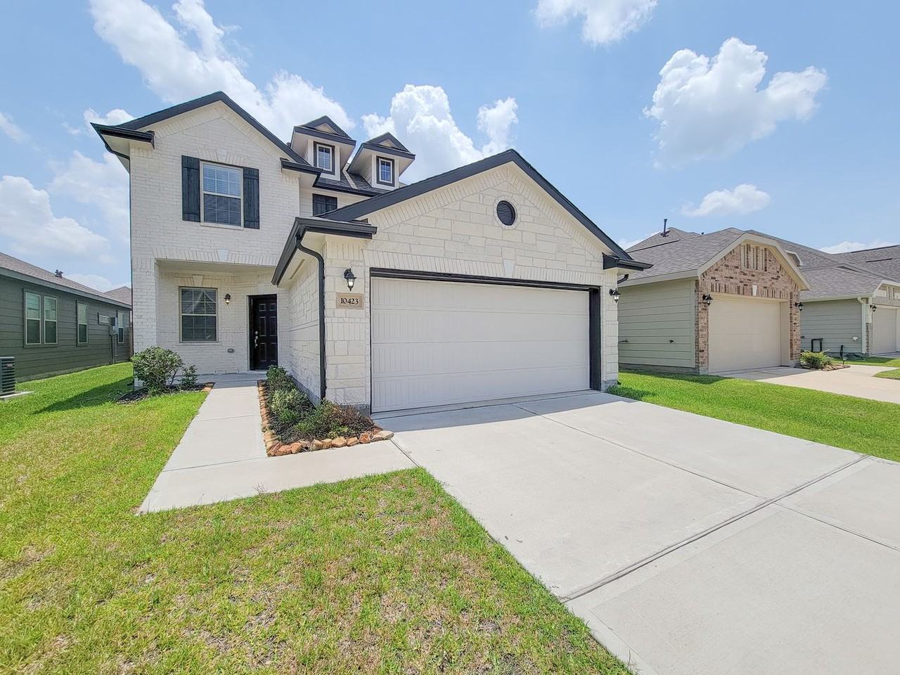 10423 Astor Point Trl - Photo 2 of 45