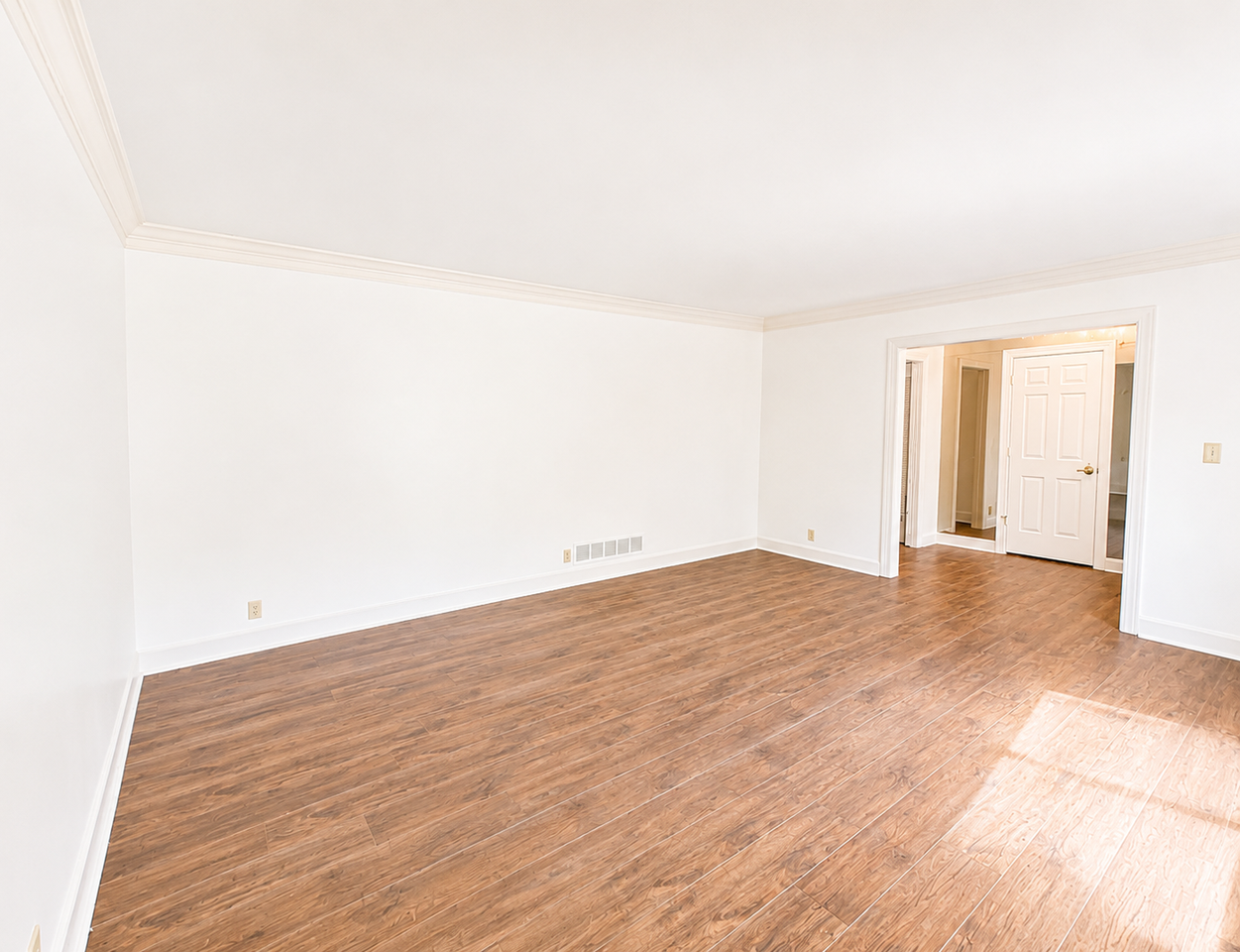 9205 Whitegate Ct - Photo 5 of 48