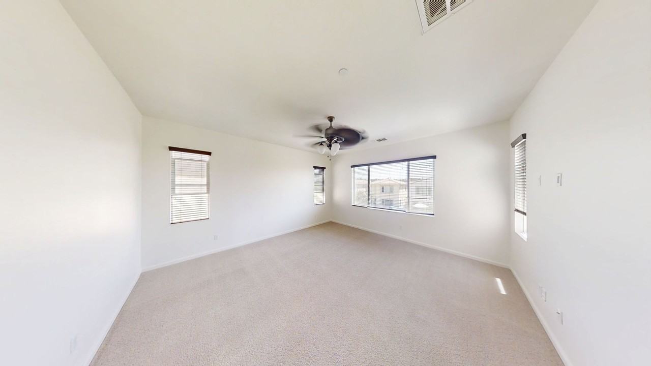 33767 King Dr - Photo 2 of 11