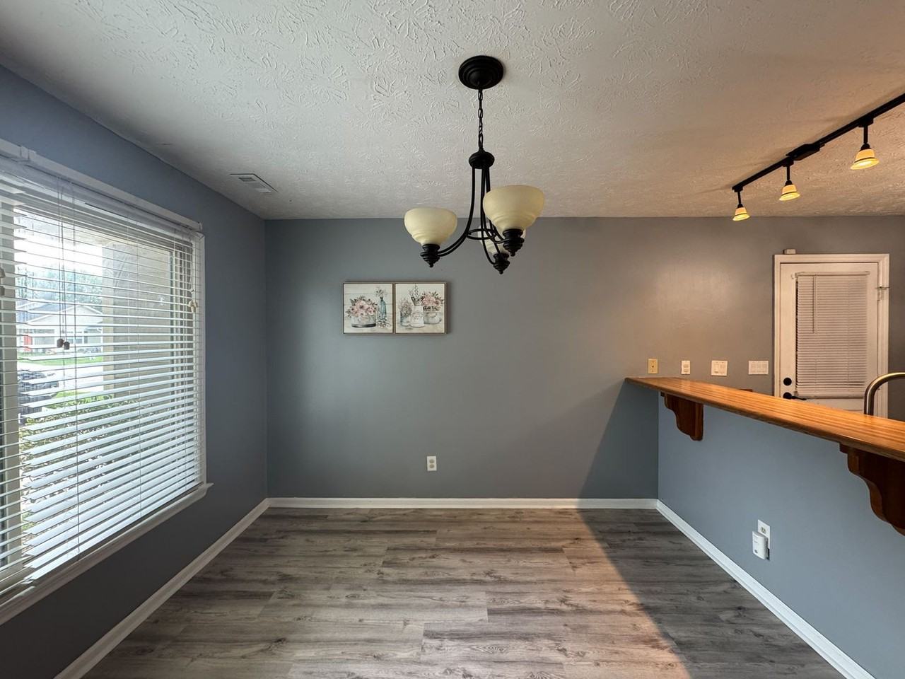 5599 Quietwood Pl - Photo 5 of 22