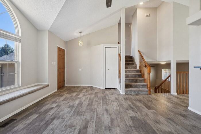 7430 Julynn Rd - Photo 7 of 33