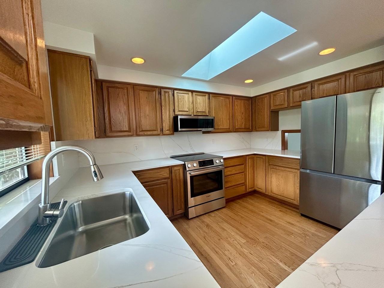 12371 Rainier Dr - Photo 2 of 31