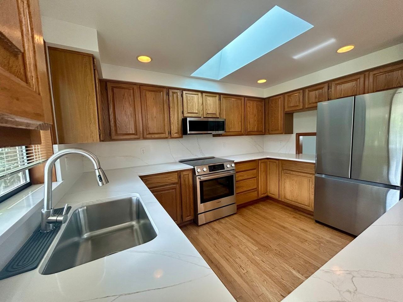 12371 Rainier Dr - Photo 3 of 31