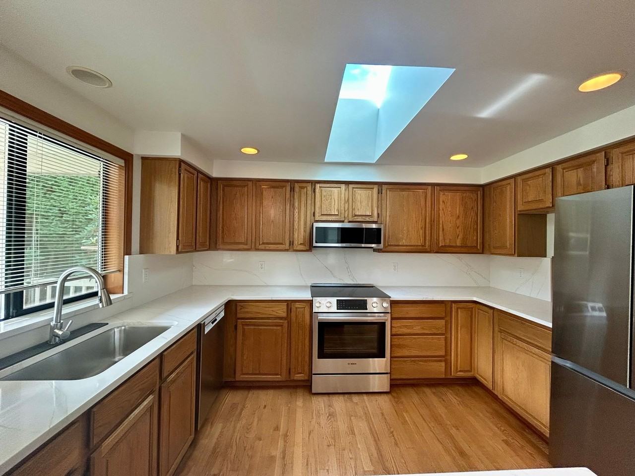 12371 Rainier Dr - Photo 5 of 31