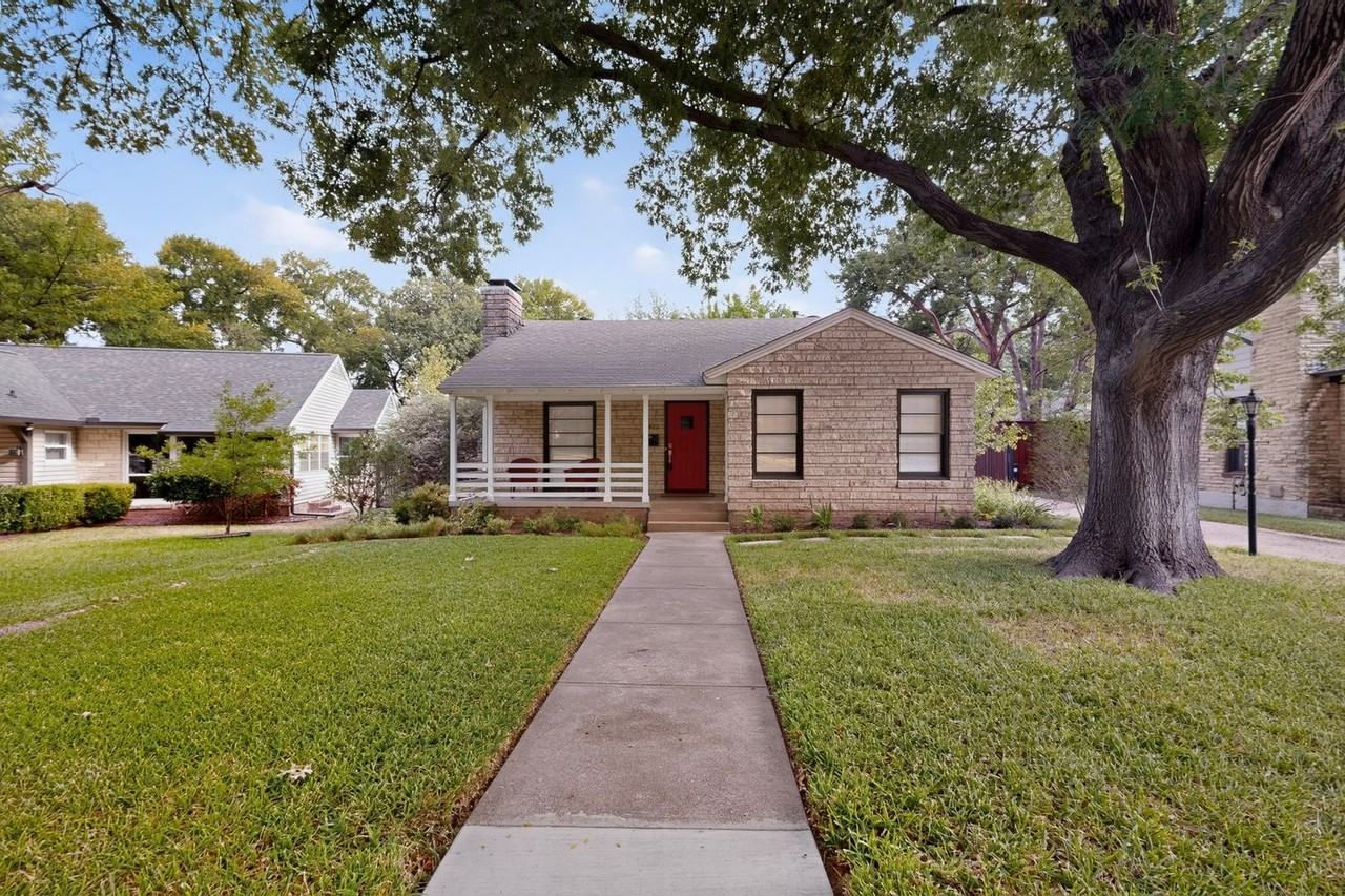 2323 Barberry Dr - Photo 3 of 43