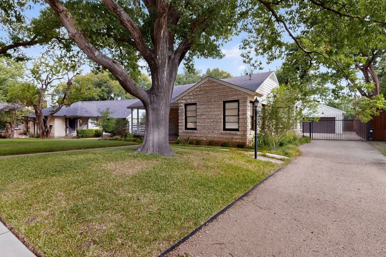 2323 Barberry Dr - Photo 4 of 43