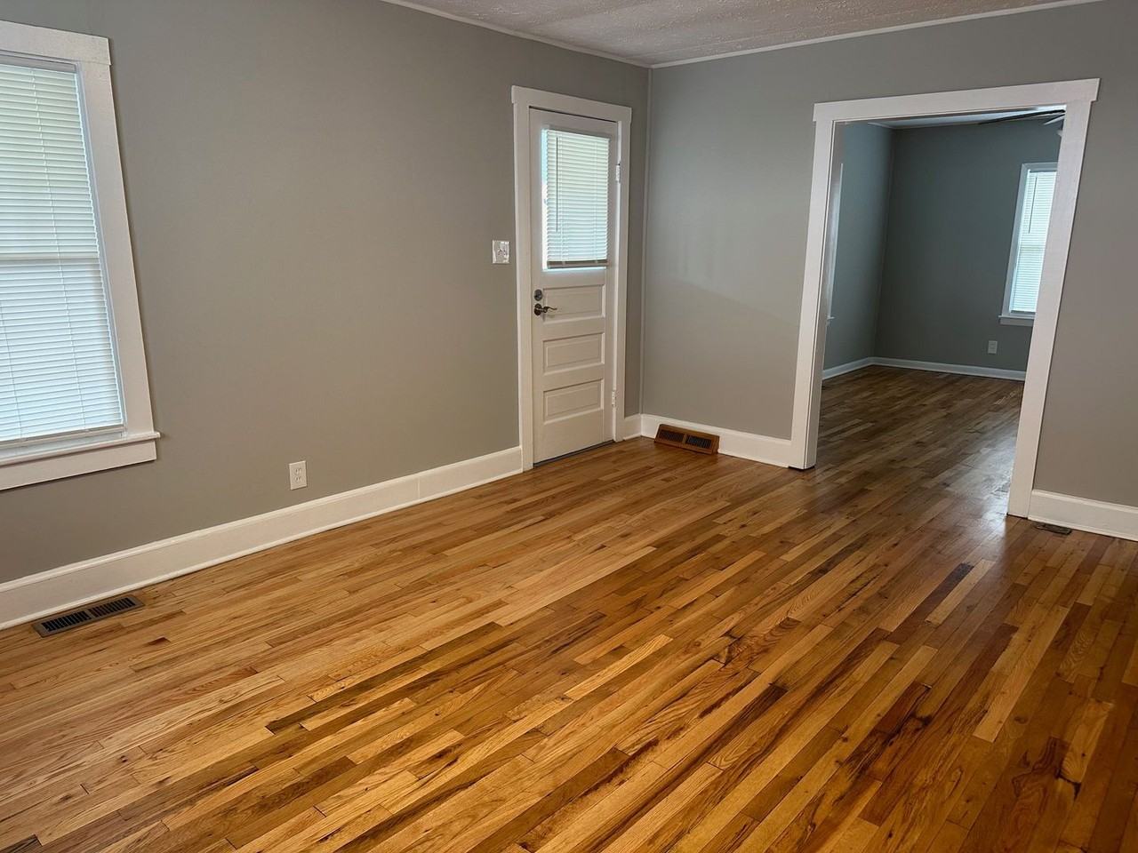 155 Royal Ave - Photo 4 of 14