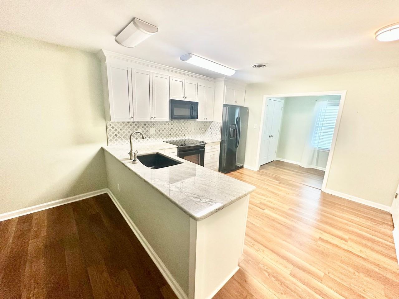 102 Ashleigh Ct - Photo 6 of 17