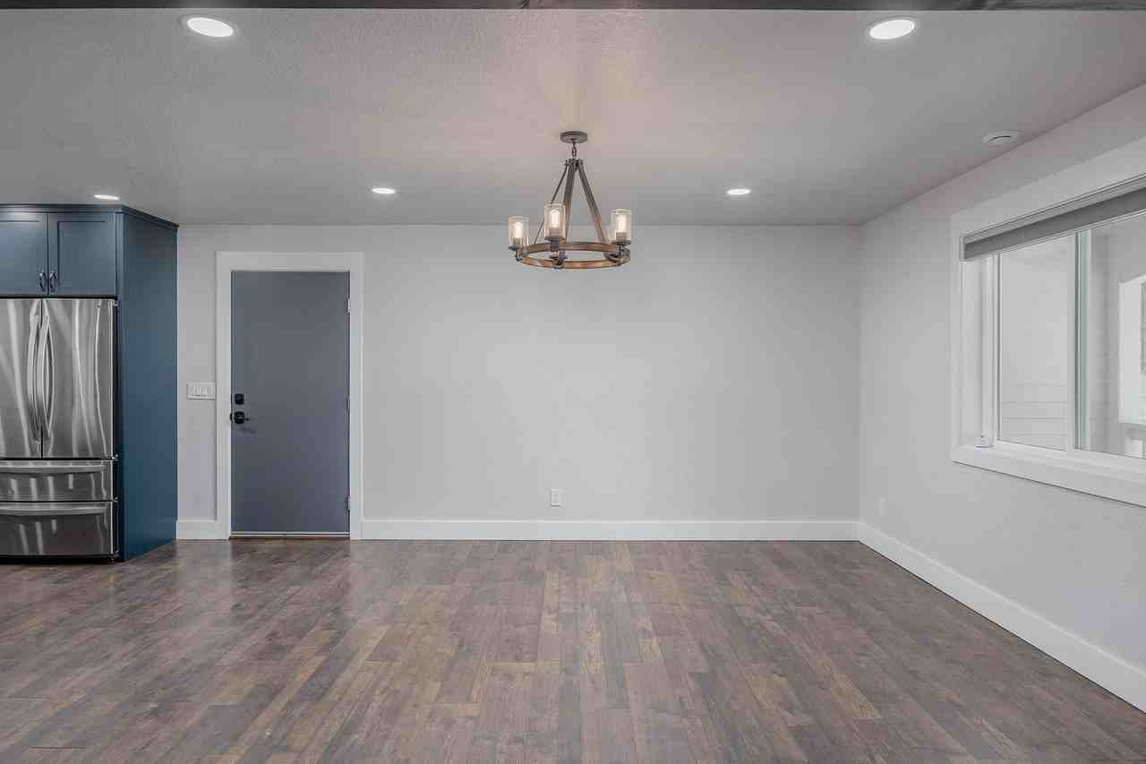 1157 Acorn Cir - Photo 7 of 24
