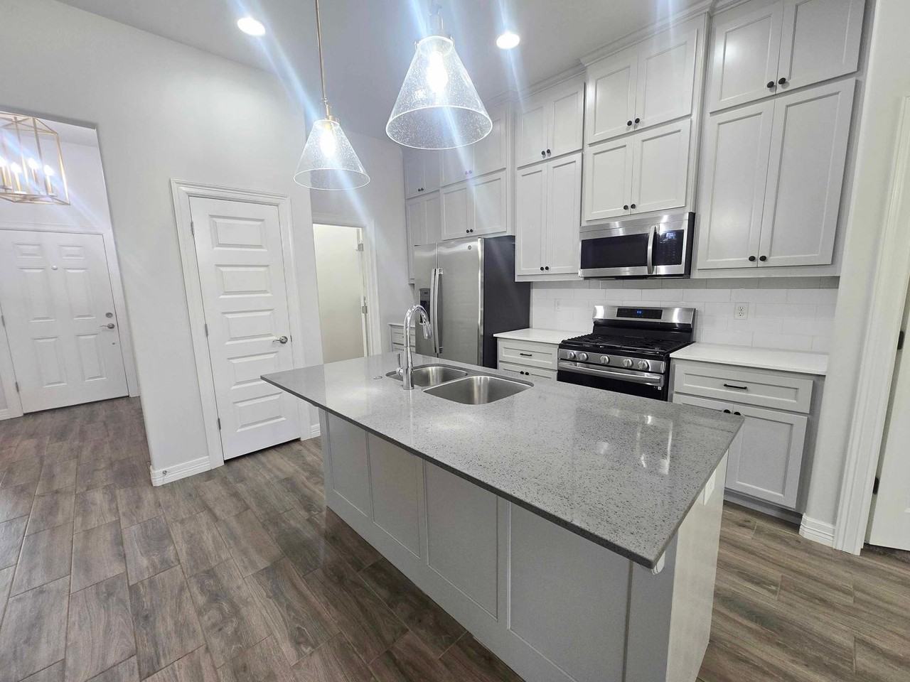 9221 Anaum Ln - Photo 7 of 21