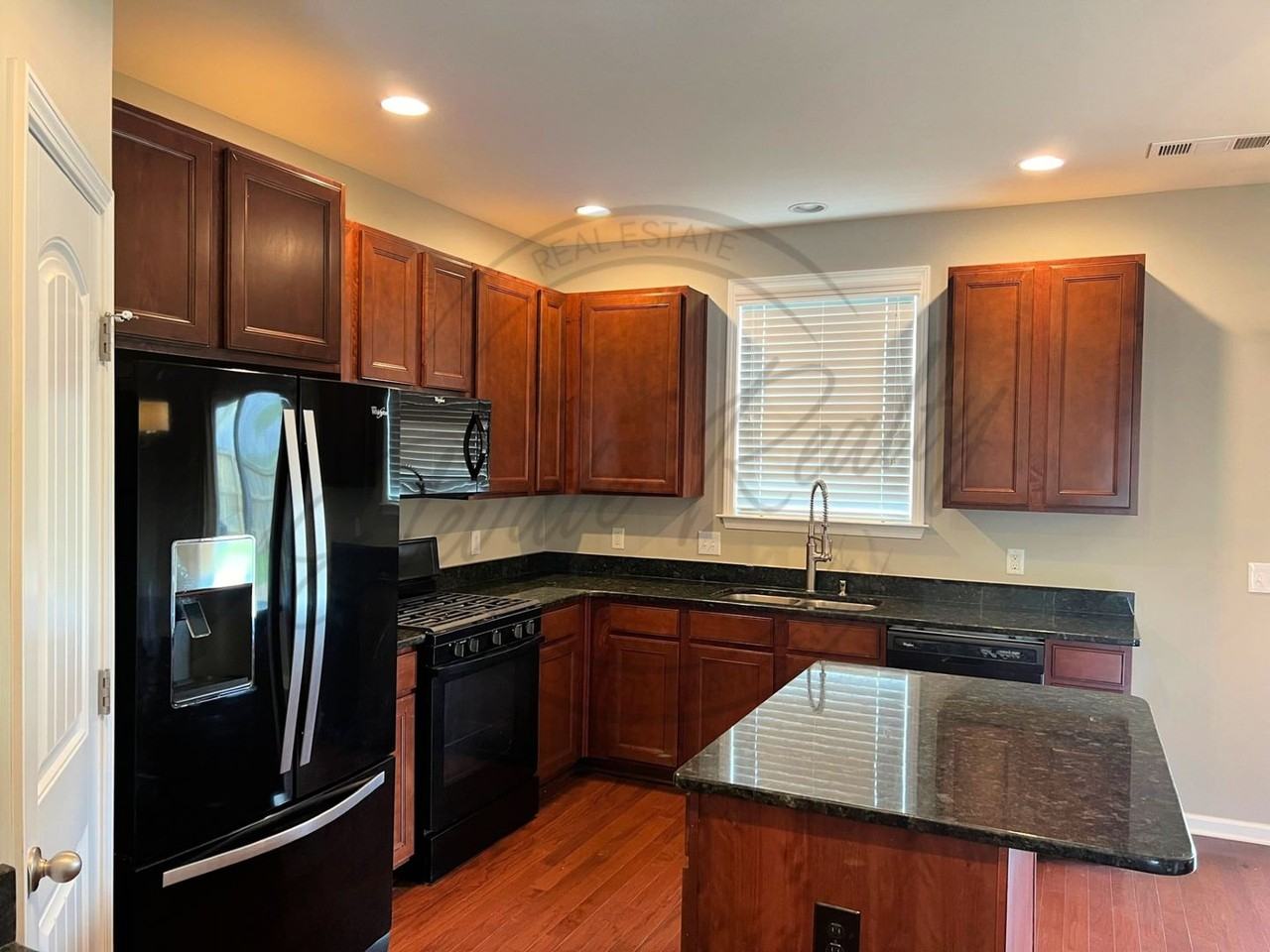 1676 Stonewater Dr - Photo 2 of 13