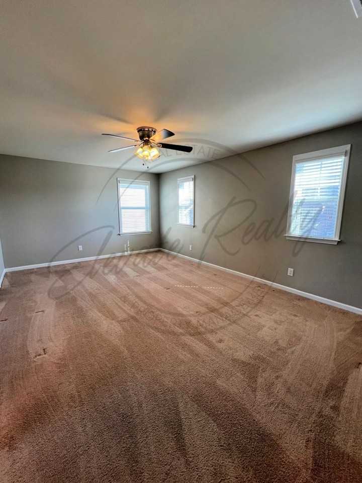 1676 Stonewater Dr - Photo 6 of 13