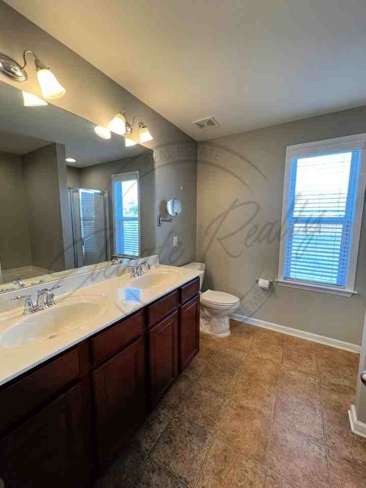 1676 Stonewater Dr - Photo 7 of 13