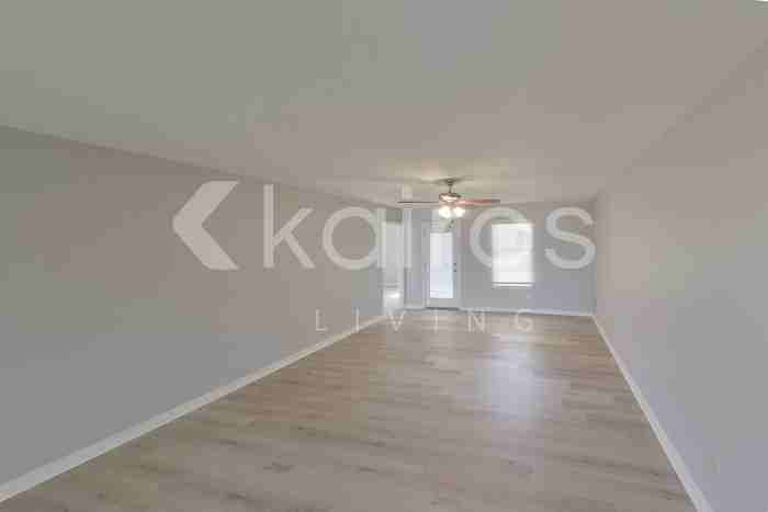 4506 S Roberts St - Photo 5 of 34