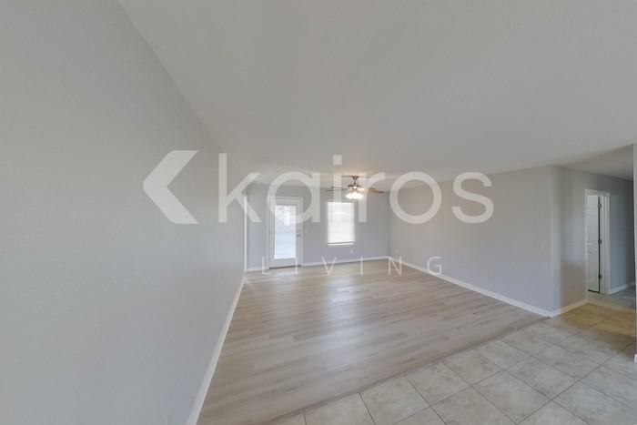 4506 S Roberts St - Photo 6 of 34