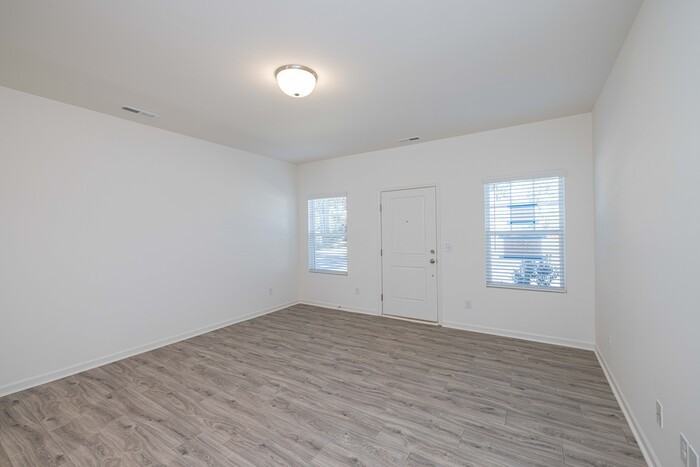 1009 Pine St #B - Photo 4 of 18