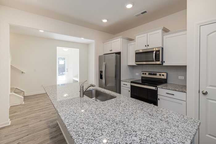 1009 Pine St #B - Photo 6 of 18