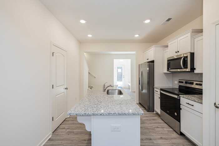 1009 Pine St #B - Photo 7 of 18