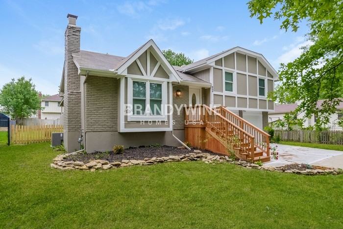 905 Ne 108th Ter - Photo 2 of 20